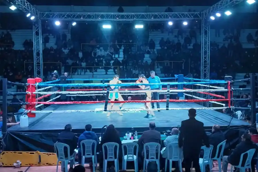 Hasta su rival le aconsejó que busque un título mundial