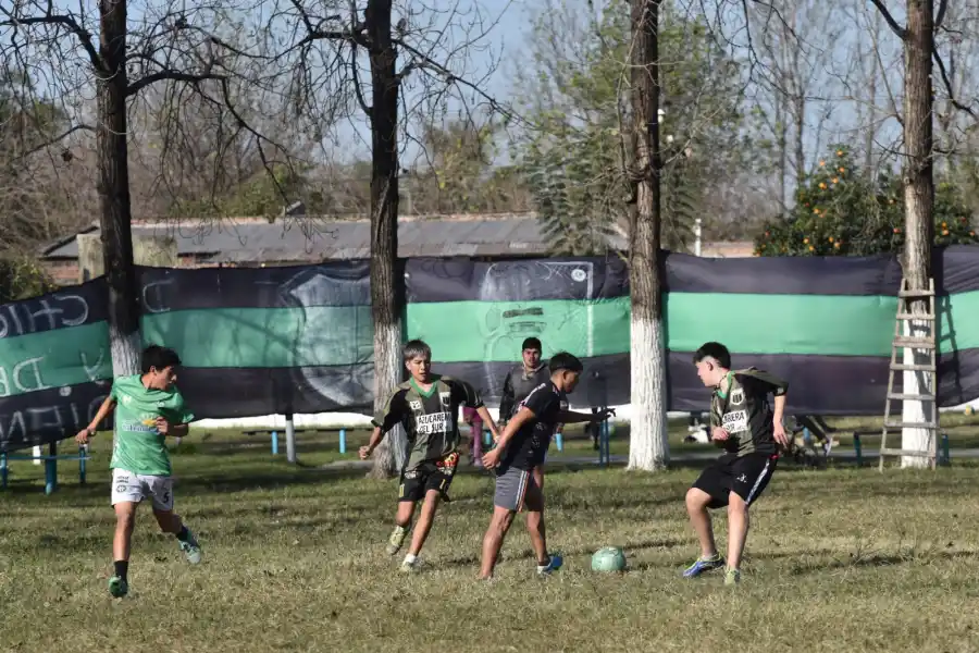 Como el continente, dos pueblos unidos por la pelota