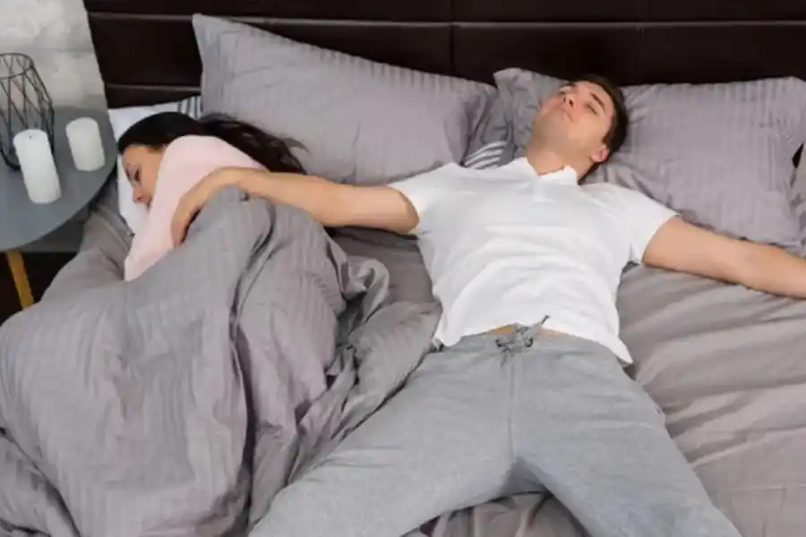 El particular comportamiento de las personas ocurre en la fase REM del sueño.