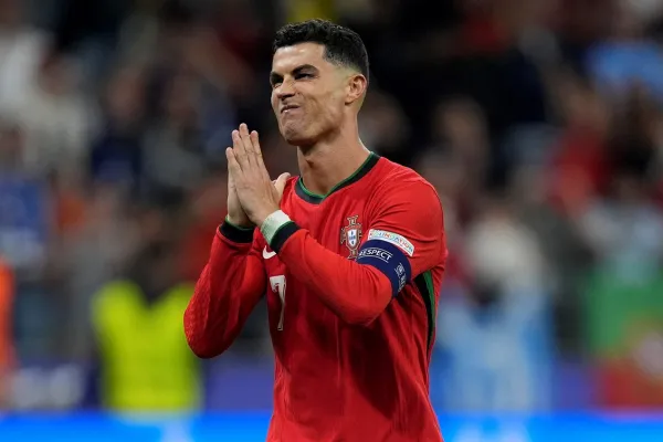 Del llanto al alivio para Cristiano Ronaldo en la Eurocopa: Portugal eliminó a Eslovenia y se clasificó a cuartos de final