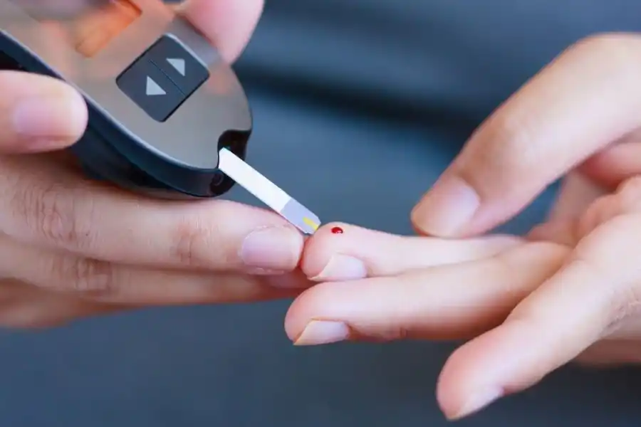 Azúcar alta: cuál es la fruta que debemos comer en ayunas para controlar la glucosa en sangre