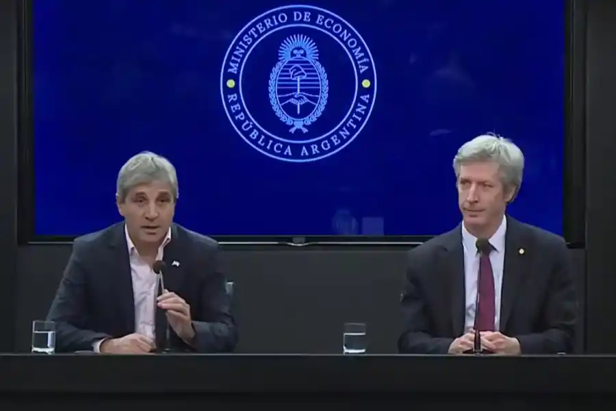 Luis Caputo y Santiago Bausili, titular del BCRA. CAPTURA DE VIDEO