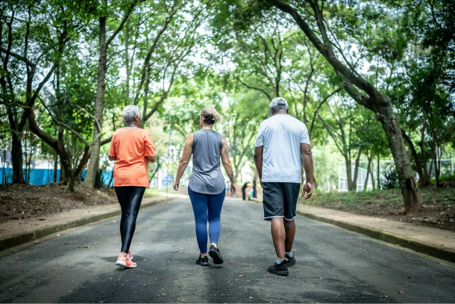 La forma de caminar ayuda a detectar el alzheimer en personas mayores de 65 años