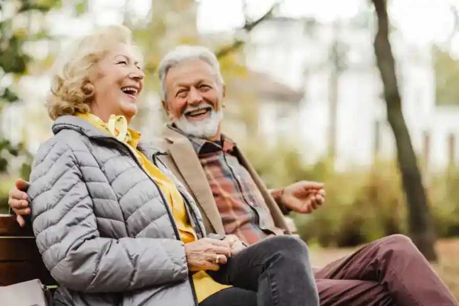 Los 60 años es la edad en que las personas alcanzan la mayor felicidad.