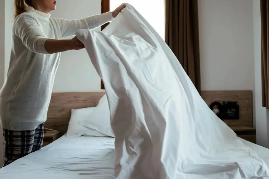 Un experto revela cada cuánto tiempo debés cambiar las sábanas