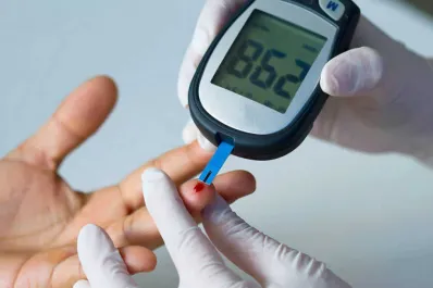 En una emergencia, ¿cómo disminuir los niveles de azúcar en sangre cuando suben bruscamente?