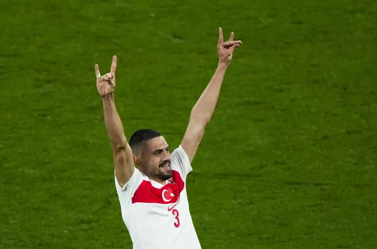 La dura sanción a la figura turca que hizo un gesto racista en la Eurocopa