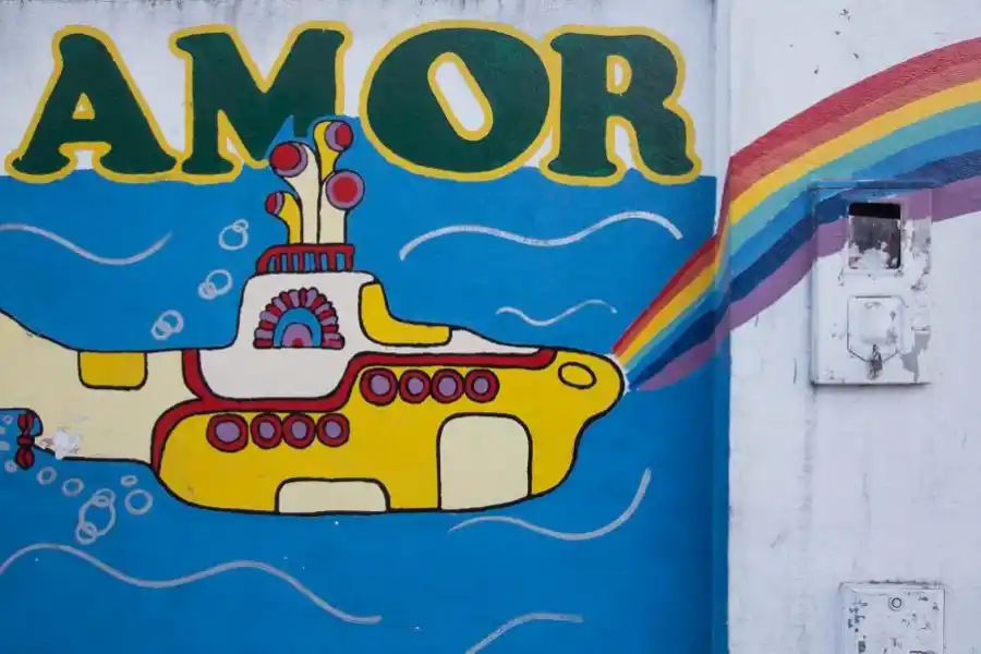 EL SUBMARINO AMARILLO. Una de las pocas intervenciones externas.