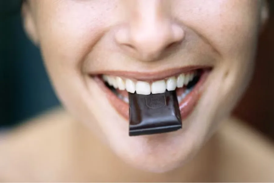 ESTADOS DE ÁNIMO. Las personas que comen chocolate amargo con regularidad tienen un 70% menos de riesgo de síntomas depresivos. / GETTY IMAGES