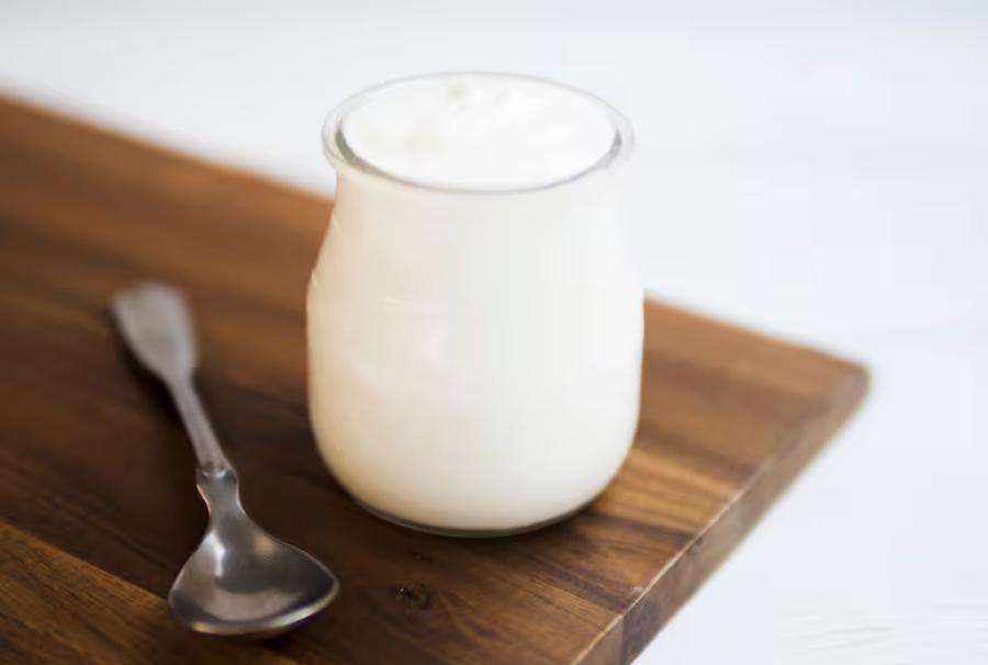 PROBIÓTICOS. Los alimentos ricos en probióticos como el yogur pueden ser una parte poderosa de la dieta. / UNPLASH.