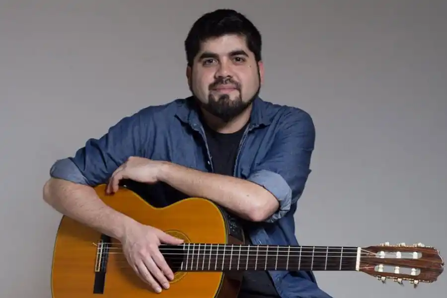 Julio Cultural: voces y  orquesta, con la armónica como estrella