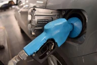 La demanda de combustibles sigue cayendo en medio de la recesión económica