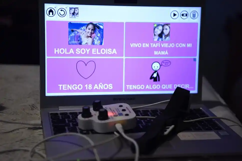 OPCIONES. El tablero fue especialmente diseñado para que hable Eloísa.