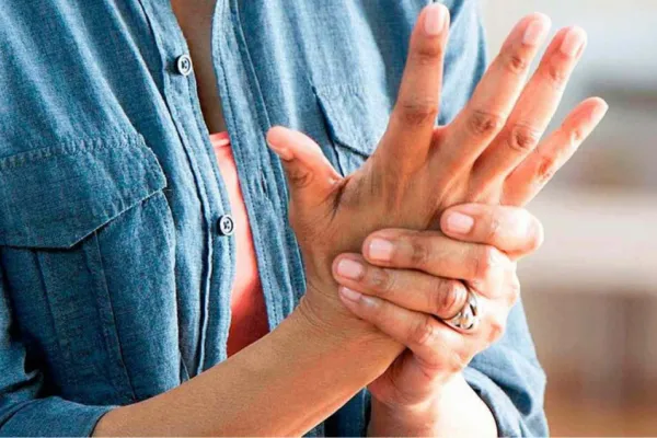 Cuál es el licuado de tres verduras que reduce los síntomas negativos de la artritis