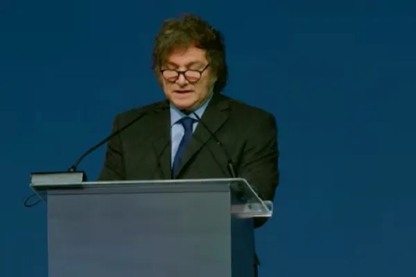 Milei, en Brasil, no escatimó solapadas críticas a Lula y calificó a Bolsonaro como perseguido político