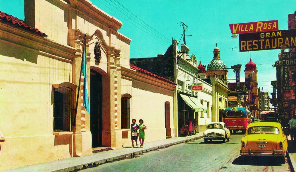 PAISAJE URBANO. Todavía no se habían comprado las propiedades aledañas a la Casa.