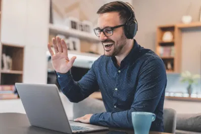 Cómo aplicar al trabajo remoto con sueldo en dólares y tres semanas de vacaciones
