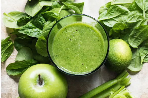 El licuado perfecto para desinflamar el abdomen y desintoxicar tu cuerpo