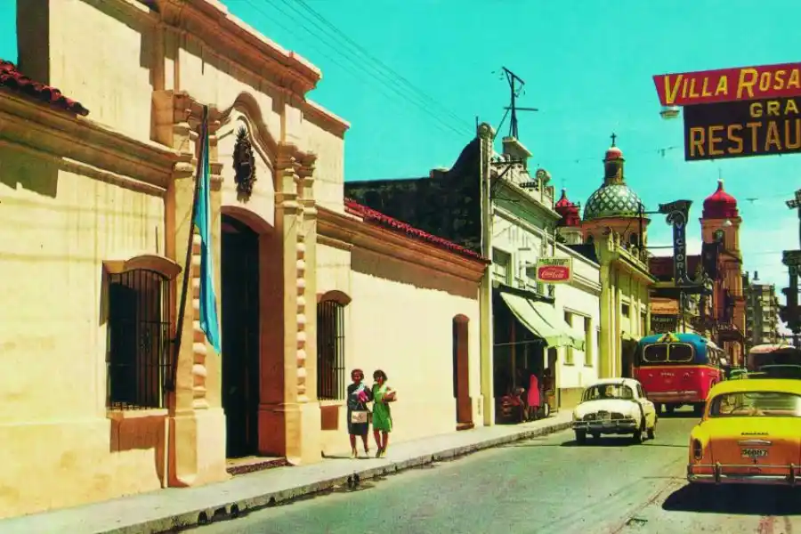 PAISAJE URBANO. Todavía no se habían comprado las propiedades aledañas a la Casa.