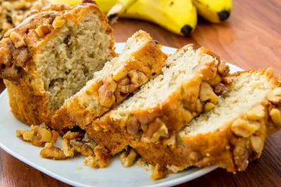Cómo hacer el pan de banana y chía que puede ayudarte a consumir la cantidad de fibras necesarias