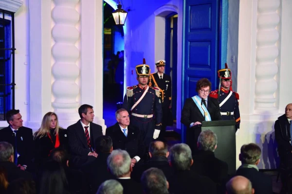 Sorpresas a la medianoche y la certeza de la indiferencia al 9 de Julio tucumano