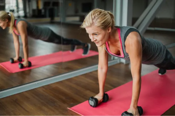 ¿Cuáles son ejercicios ideales para hacer durante la menopausia?