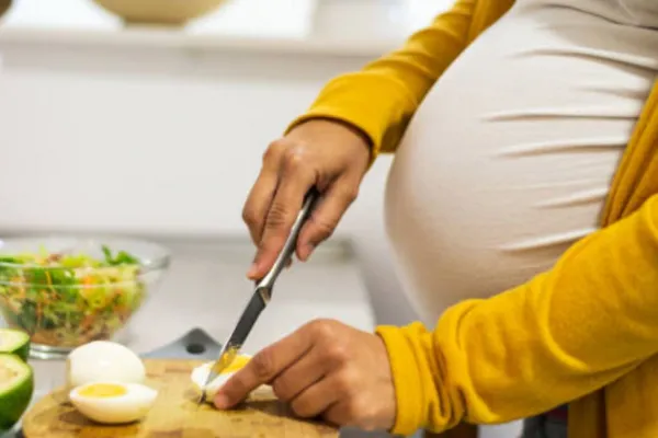 Este es el motivo por el que las mujeres embarazadas y lactantes deben comer huevo