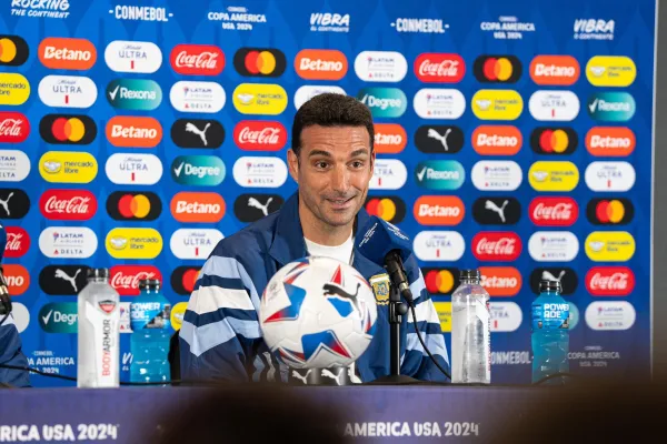 Scaloni respaldó a Bielsa tras sus críticas a la organización de la Copa América