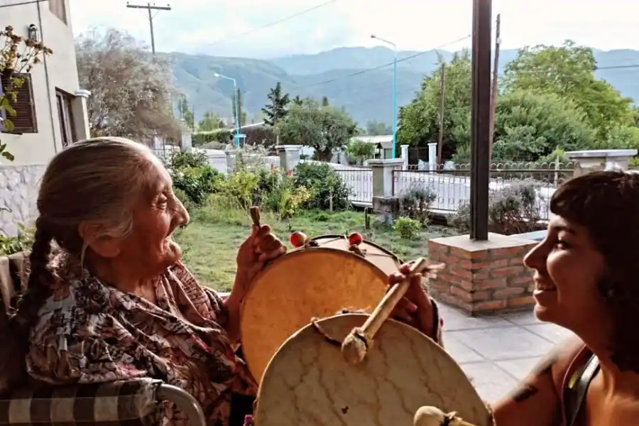 EN EL RECUERDO. Isidora Guanco y su enseñanza del canto ancestral.
