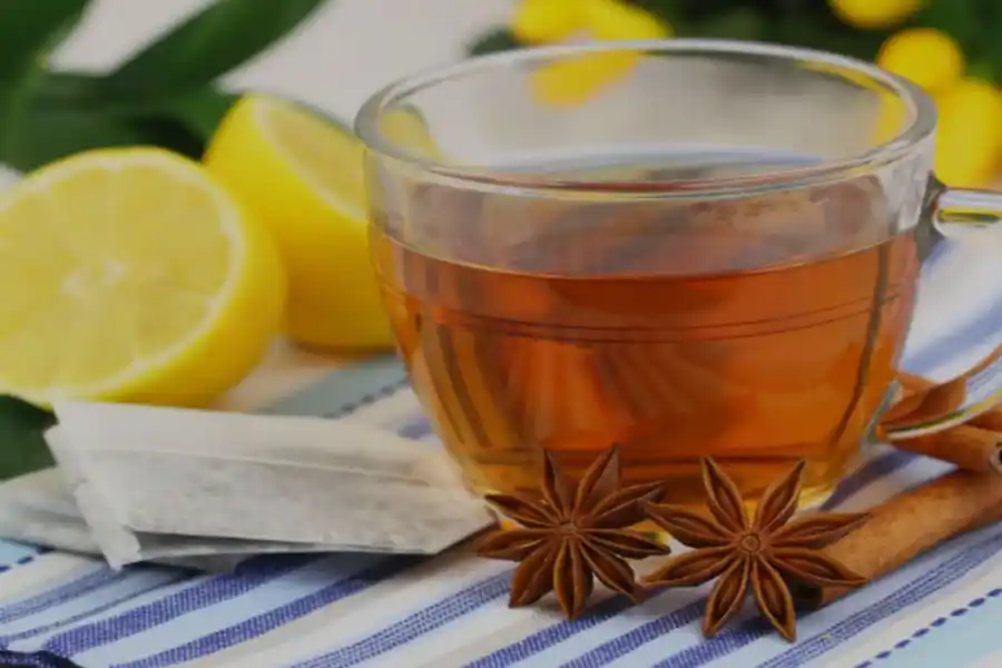 El té de anís puedde prevenir la distensión abdominal.