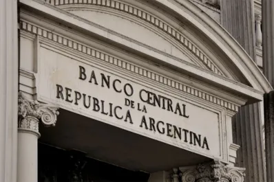 ¿Para qué hacerla fácil, si se la puede hacer complicada?