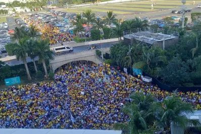 En medio de la multitud colombiana, una leyenda de la Selección lanzó un pedido para la final: “Ojalá sea en paz”