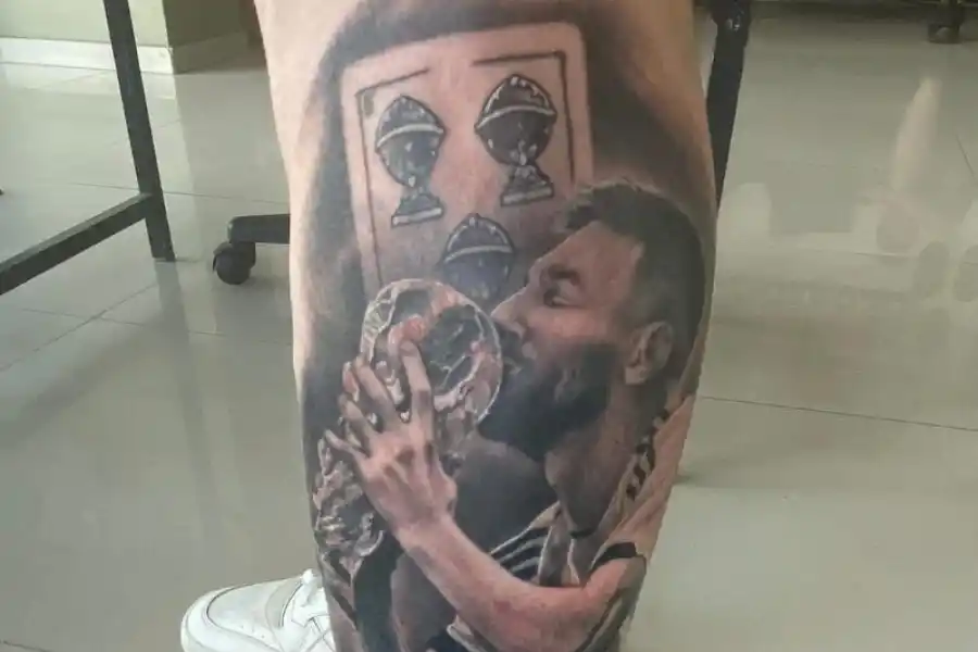 Lionel Messi, el fenómeno que inspira tatuajes, viajes y nombres