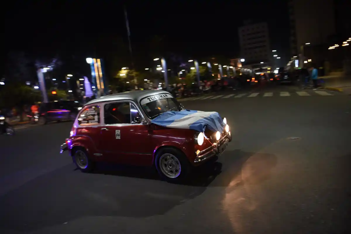 Así está la plaza Independencia por los festejos de la nueva conquista de la Selección