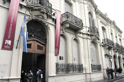 “Derecho sin receso”: un espacio de leyes y cultura