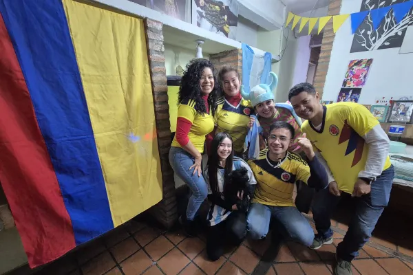 Patacones, vallenatos y cerveza colombiana en el corazón de Tucumán para vivir la final de la Copa América 2024