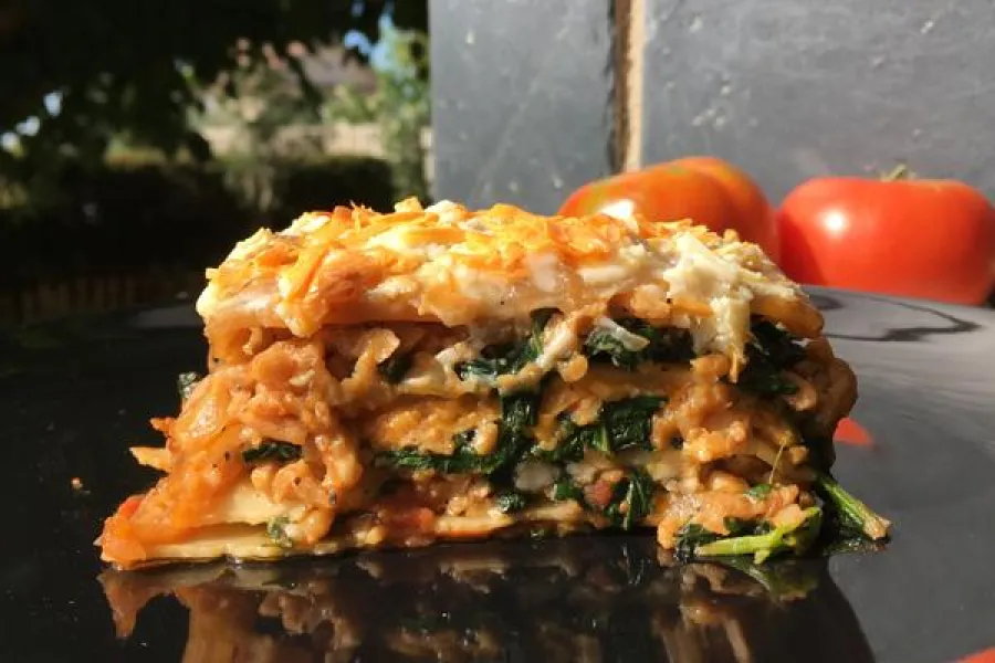 Lasagna a la bolognesa con soja texturizada: un plato saludable y lleno de proteínas