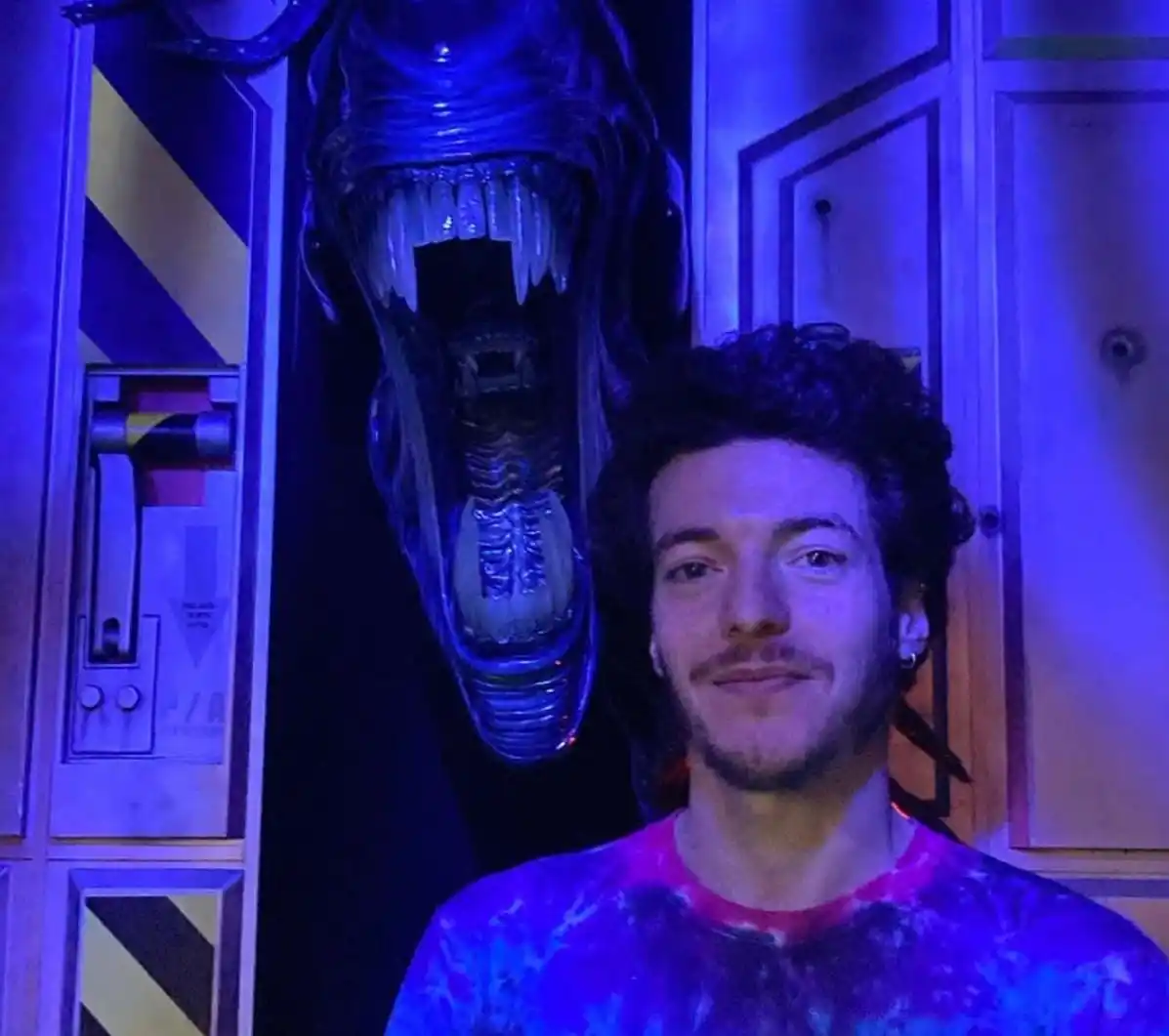 PROMESA DE LA LITERATURA. Michael Nieva estará presente y será el cierre del sábado en el MUNT. / INSTAGRAM @michaeltinieblas.