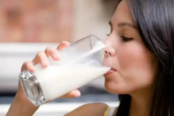Esto le pasa a tu cuerpo si tomás leche todos los días
