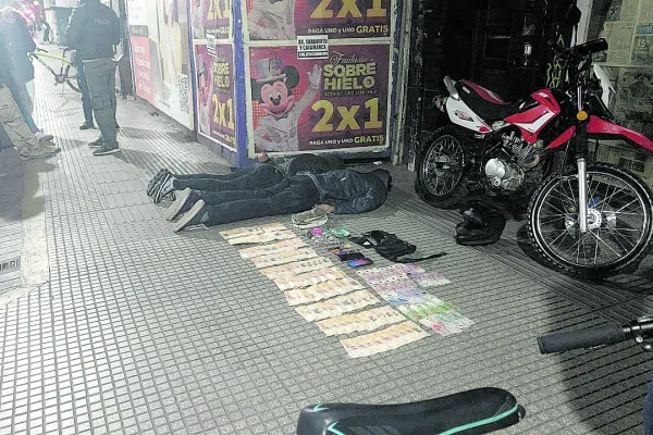 Revuelo por un operativo en pleno centro: vendían marihuana en Laprida y San Martín