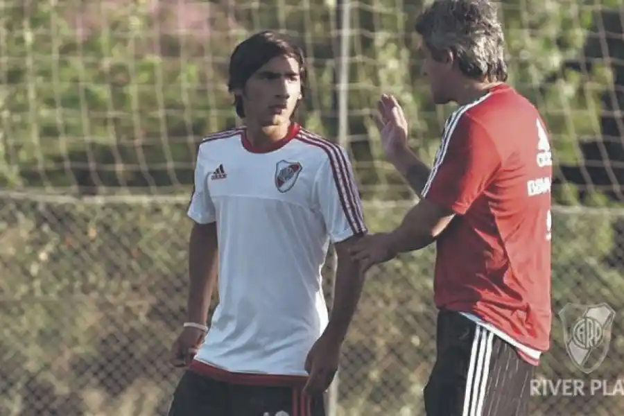 Es tucumano, quedó libre de River a los 18 años, juega en Estados Unidos y sueña con tener una chance en el fútbol argentino