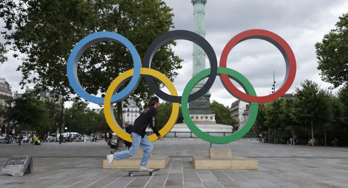 En Francia sacaron a inmigrantes sin hogar de París por los Juegos Olímpicos