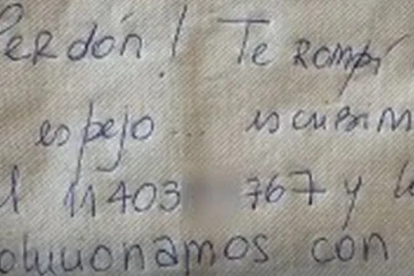 Llamame, me hago cargo: la nueva modalidad de estafa con el espejo retrovisor del auto