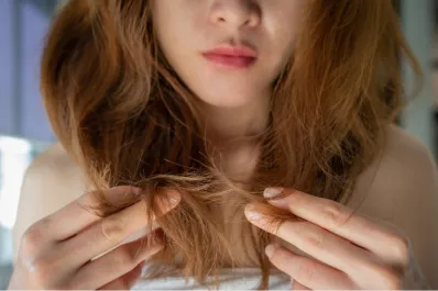 Cómo es el infalible truco casero que repara las puntas del pelo y lo deja radiante