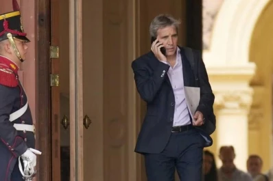 Caputo buscará inversiones en Arabia Saudita para reforzar las reservas del Banco Central