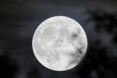 Luna llena: cómo hacer el ritual para liberarte de las energías negativas que te redean