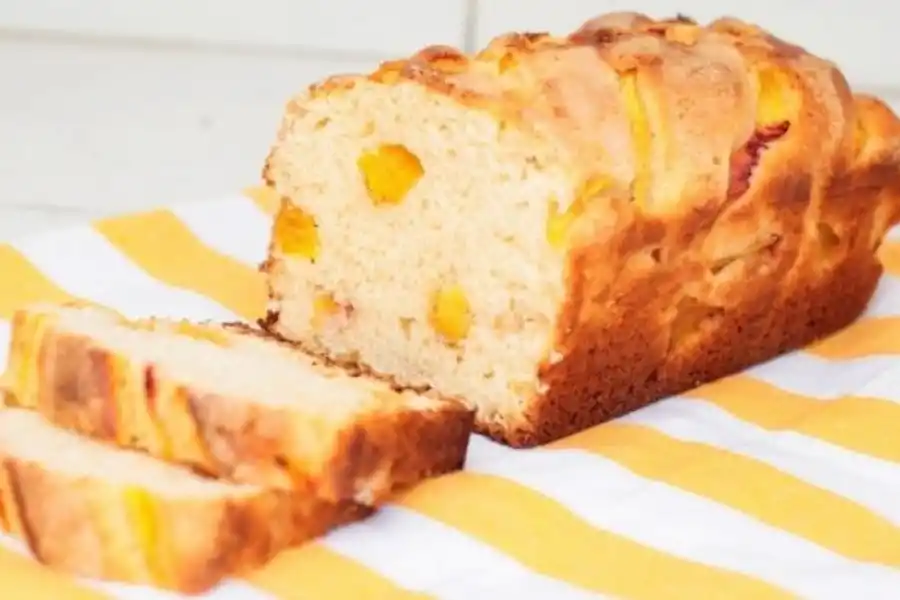 Budín de durazno sin ningún tipo de harinas, azúcar ni manteca: una receta fácil y muy sana para los antojos de dulce