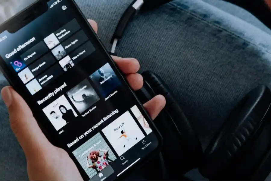 ¿De qué manera la música ayuda a dormir?