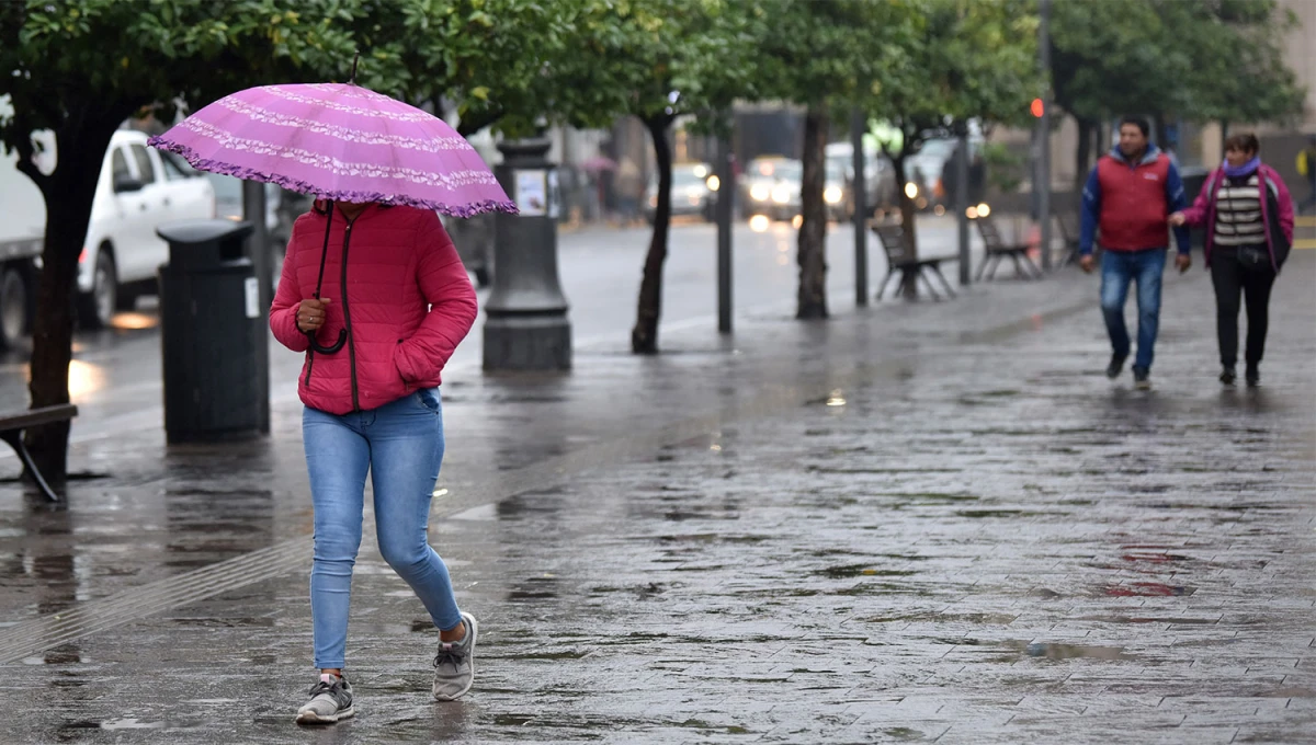 HÚMEDO. Las precipitaciones comenzaron durante la tarde del sábado, de manera dispersa y en diferentes puntos de la provincia.