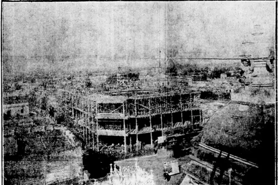 EN CONSTRUCCIÓN. La foto de agosto de 1927 mostraba el avance de la obra que fue terminada en tiempo récord.